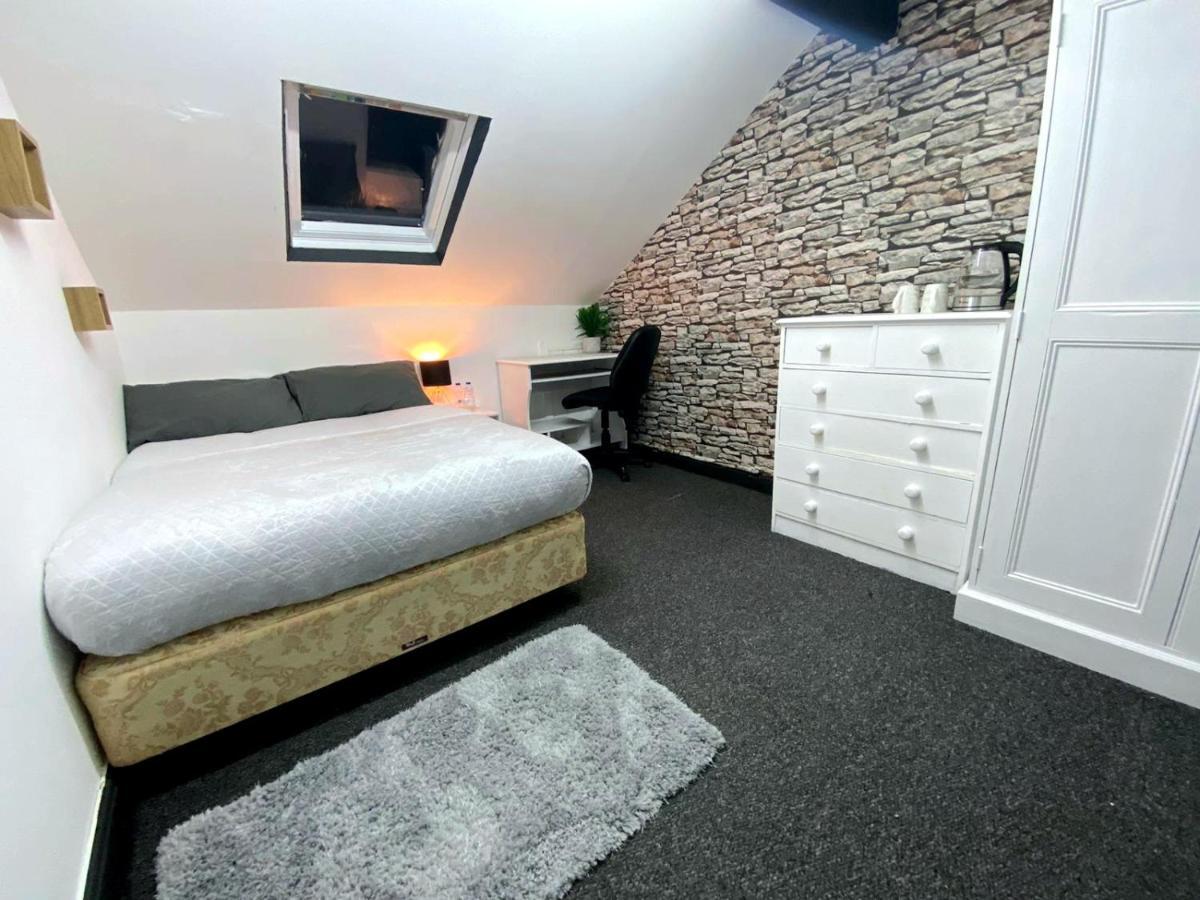 Townhouse 105 Hotel Huddersfield Exterior foto